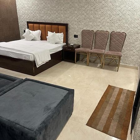 פארידבד Ceremony Hotel And Banquets מראה חיצוני תמונה